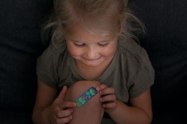 kleine knuffelhelden pleisters glow in the dark 3