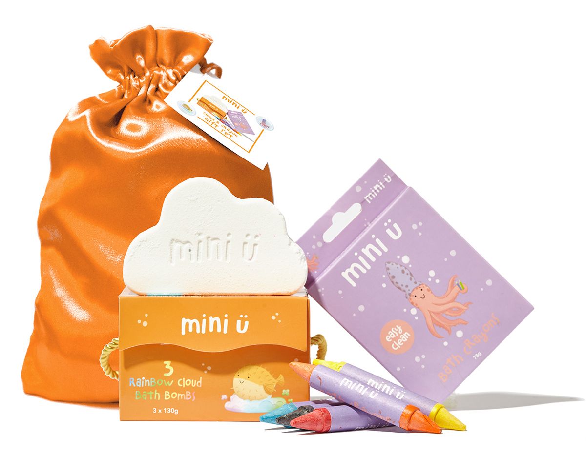 Mini Ü Cadeauset – Rainbow Cloud Bath Bombs en badkleurkrijtjes voor kinderen in geschenkzak